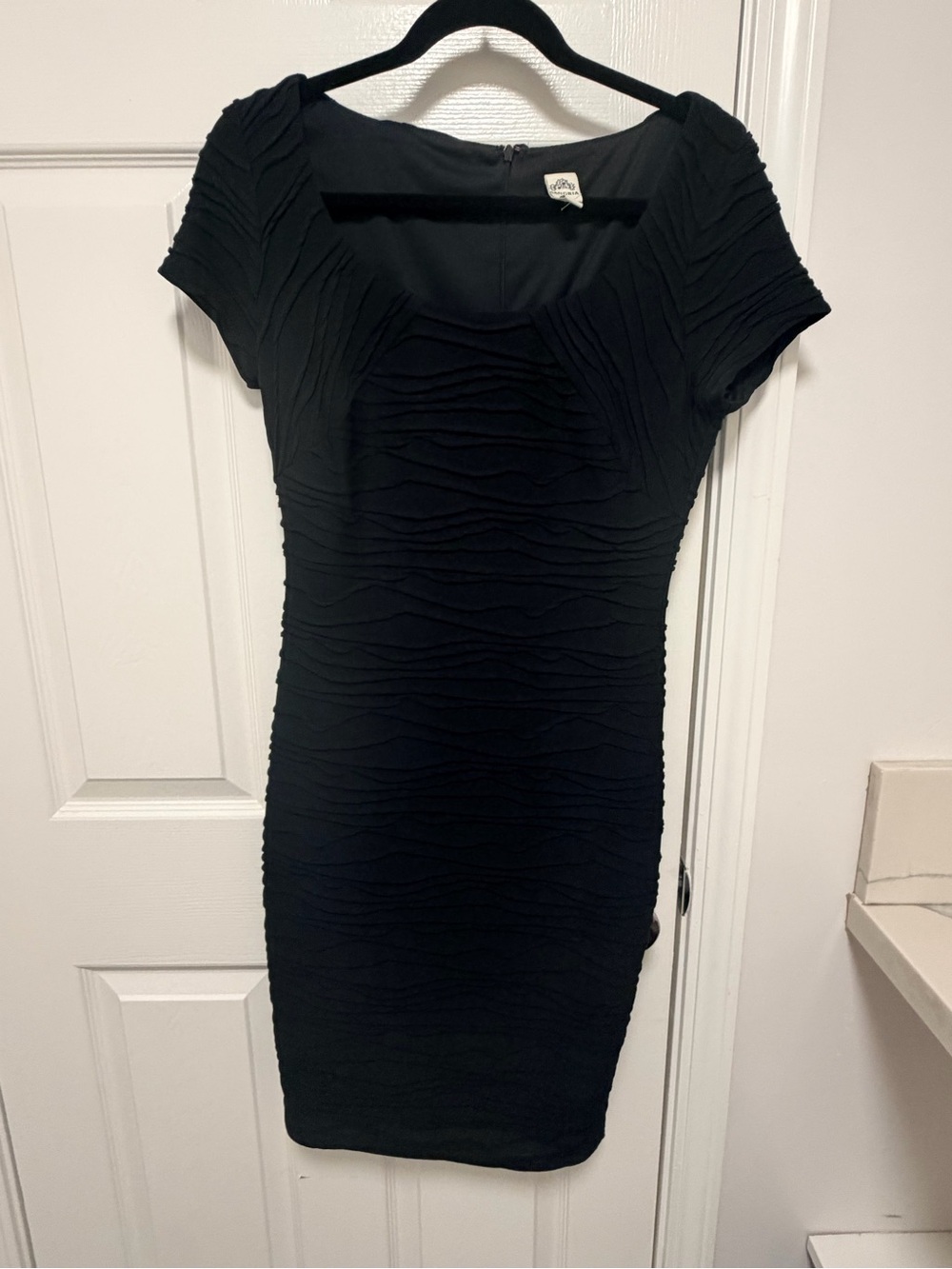 Signature by Sangria Black Textured Short-Sleeve Mini Dress